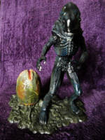 Halcyon Alien Warrior with base and Egg model kit 