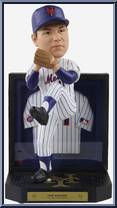 Tom Seaver (New York Mets) (Framed Showcase) from Baseball - Player Bobbles manufactured by Foco [Loose]