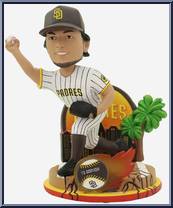 Yu Darvish (San Diego Padres) (Sunset Cityscape) from Baseball - Player Bobbles manufactured by Foco [Loose]