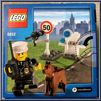 Police Officer from City - Box Sets manufactured by Lego [Back]