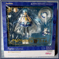 Snow Miku (Magical Snow Version) from Figma - Character Vocal Series 01: Hatsune Miku manufactured by Max Factory [Front]