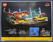 T. Rex Breakout from Jurassic Park - Basic Series manufactured by Lego [Back]