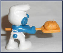 Breadmaker Smurf from Smurfs - Basic Series manufactured by Peyo [Loose]