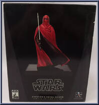 Royal Guard from Star Wars - Statues manufactured by Gentle Giant [Front]