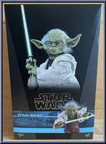 Yoda from Star Wars - Attack of the Clones manufactured by Hot Toys [Front]