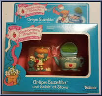 Crepe Suzette (and Eclair at Stove) from Strawberryland Miniatures - Deluxe manufactured by Kenner [Front]
