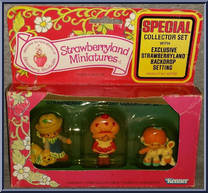 Huckleberry Pie / Strawberry Shortcake / Apricot from Strawberryland Miniatures - Special Collector Sets manufactured by Kenner [Front]