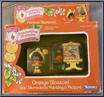 Orange Blossom (and Marmalade Painting a Picture) from Strawberryland Miniatures - Deluxe manufactured by Kenner [Front]
