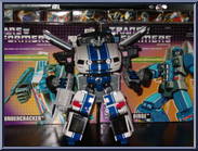 Wheeljack from Transformers - Alternators - Basic Series manufactured by Hasbro [Loose]