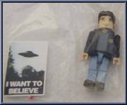 Fox Mulder (FBI Field Jacket) (1:8) Action Figure