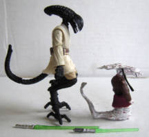 Master Kchtik & Padawan Queenie - Xenomorph Jedi - Star Wars Alien Mashup (Star Wars) Custom Action Figure [Right View]