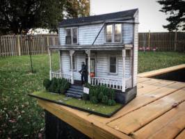 Halloween 1978 Michael Myers House Diorama neca scale (Halloween) Custom Diorama / Playset