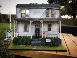 neca halloween diorama