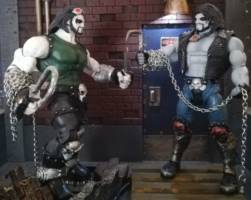 Lobo >>the main man<< (DC Universe) Custom Action Figure [Comparison shot with the original BAF Lobo.]