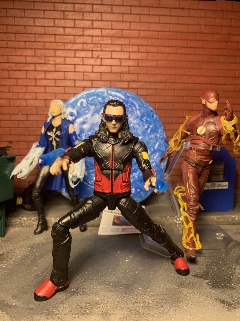 cw the flash figure