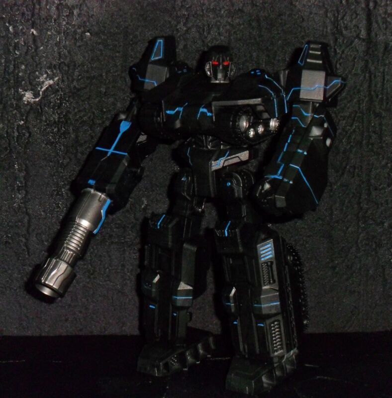 Turmoil IDW (Transformers) Custom Action Figure