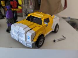 April O'Neil - TMNT x Transformer Custom (Transformers) Custom Action Figure [April O'Neil - Alt Mode]