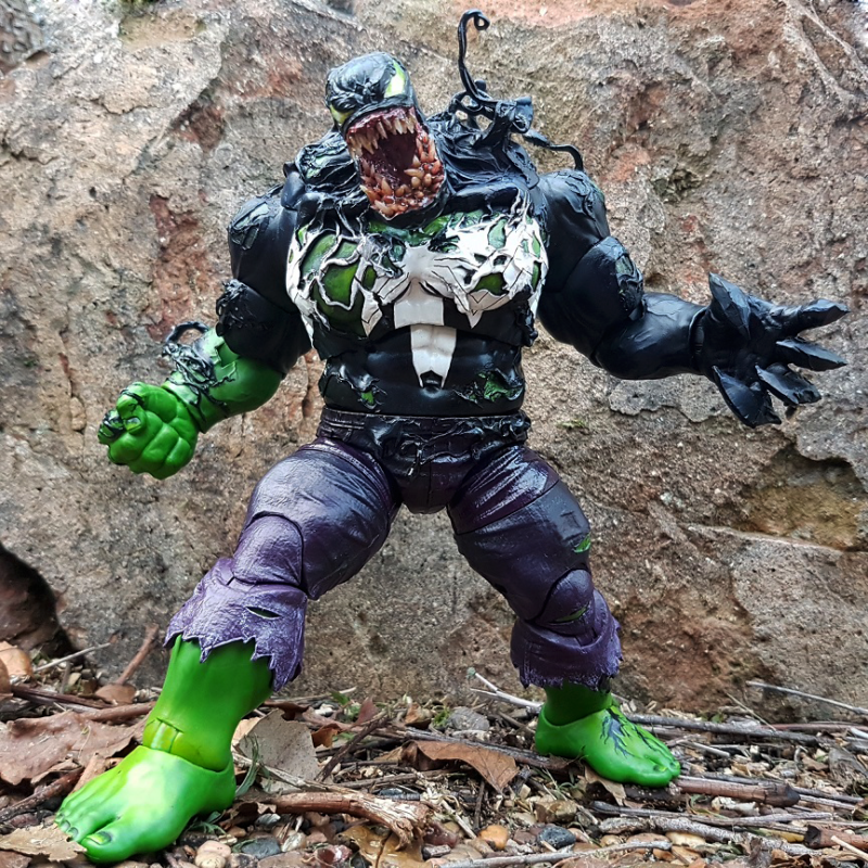 venomized hulk figure