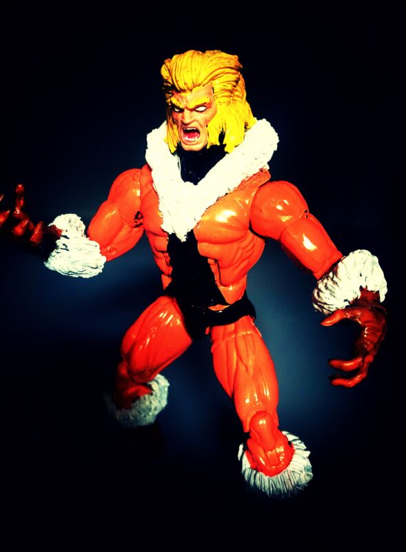 Sabretooth (Retro Toy Biz version) (Marvel Legends) Custom Action Figure