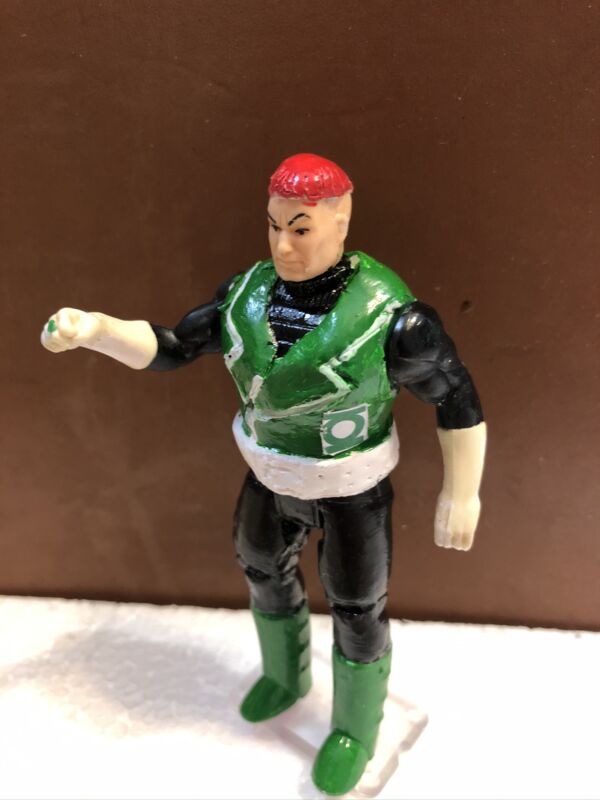 guy gardner statue