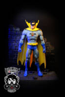 Earth-2 Robin V.2 (DC Universe) Custom Action Figure