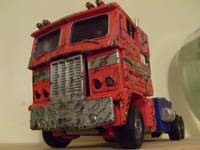 Battle Damage Optimus Prime (Transformers - Alternators) Custom Action Figure