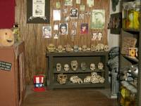 Captain Spaulding's Museum of Monsters and Madmen (Movie Maniacs) Custom Action Figure