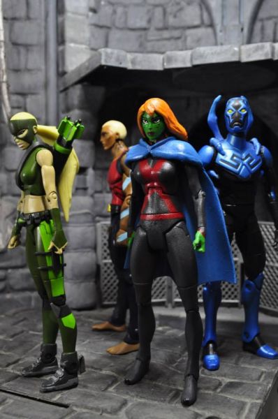 miss martian figure