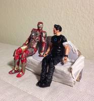 Rose Hill Team up Damaged Mark 42 and Beat up Stark (Iron Man) Custom Action Figure