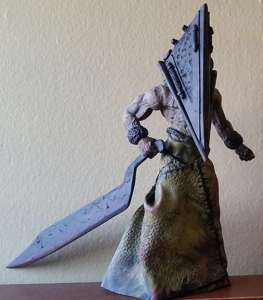 How I Made My Pyramid Head Cosplay From Silent Hill (blade and helmet  tutorial) 