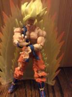 Super saiyan Goku battle damaged S.H.Figuarts custom (Dragonball Z) Custom Action Figure