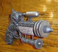 Z-72 AETHER WOLF Matter Displacer Raygun (Dark Horse) Custom Action Figure