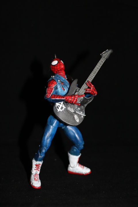 Scottacus Customs - Marvel Legends - spiderman - spiderpunk - punk jacket-  detail guitar - Scottacus Customs
