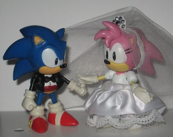 tuxedo classic sonic