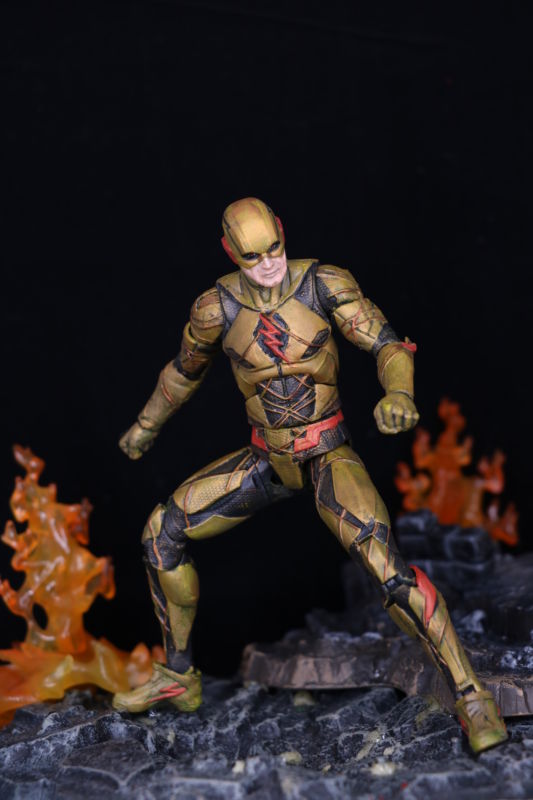 dc reverse flash figure