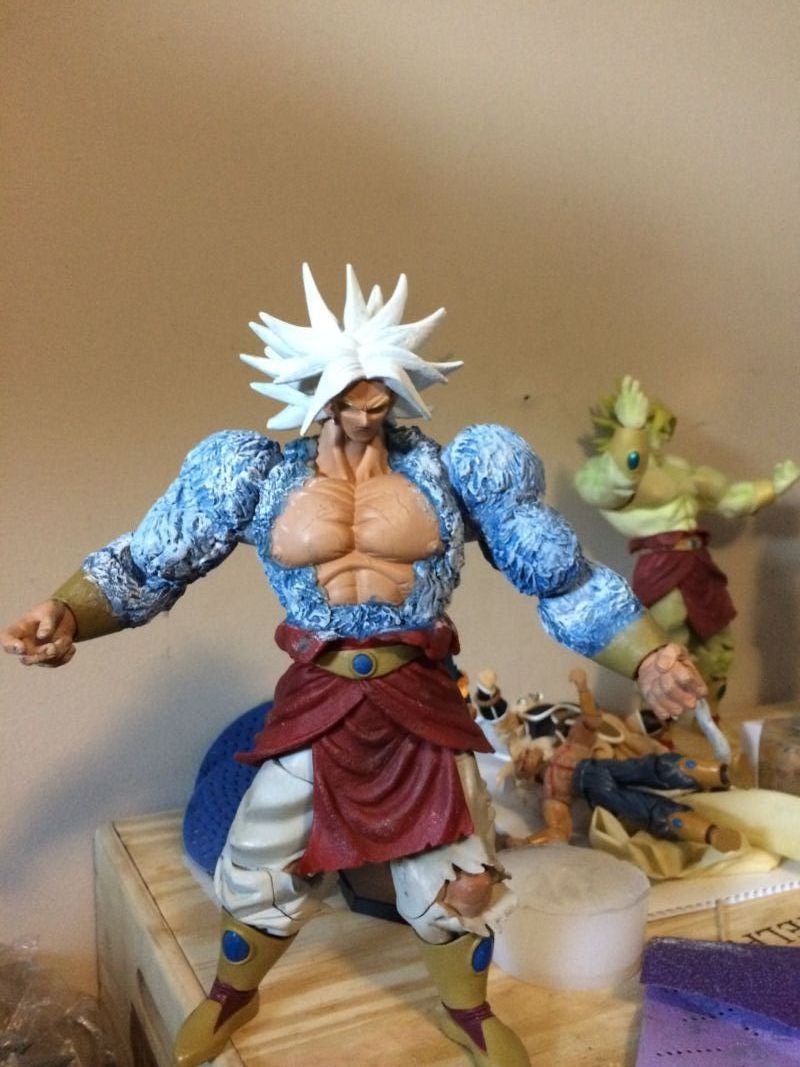 ssj5 broly statue
